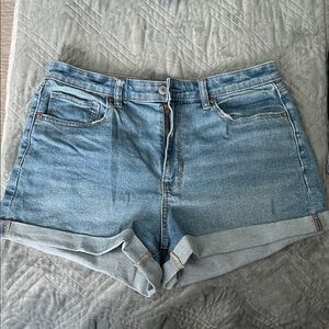 American Eagle - Light Blue Denim Roll-Cuff Women's Shorts